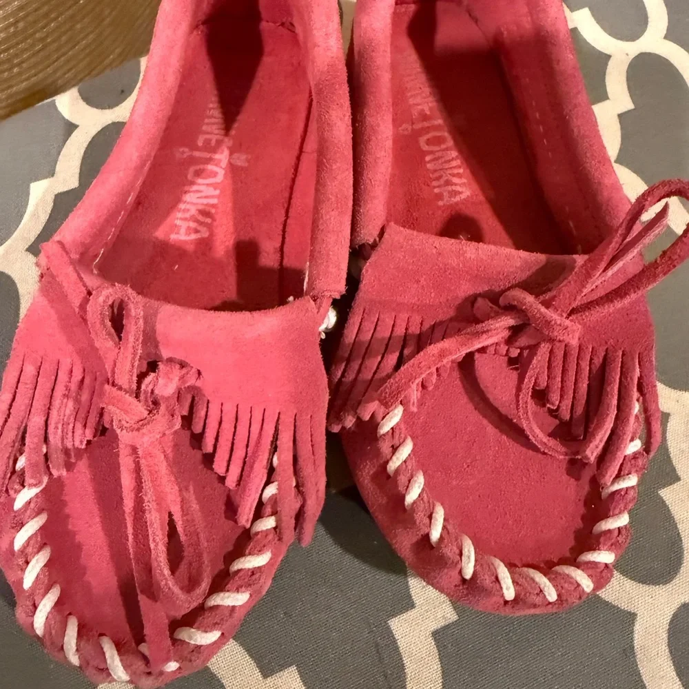 Minnetonka girls Moccasins 9 Pink